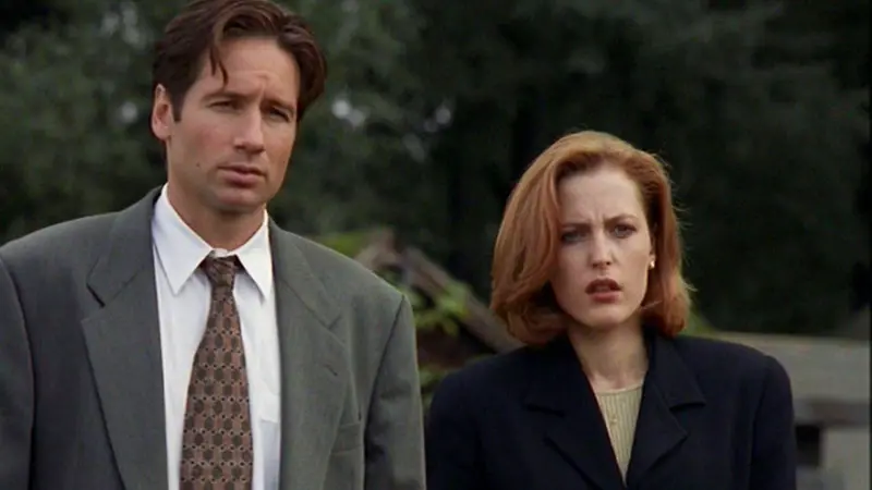 David Duchovny e Gillian Anderson nei panni di Fox Mulder e Dana Scully