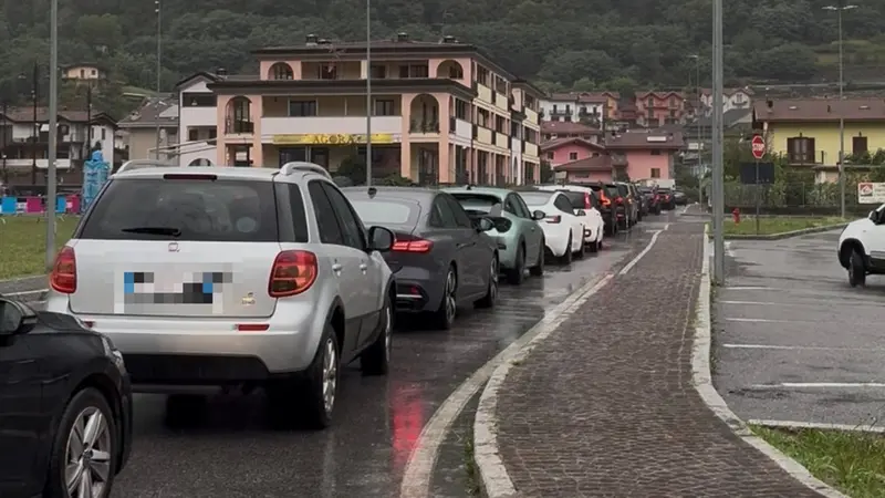 Gli automobilisti devo percorrere strade alternative