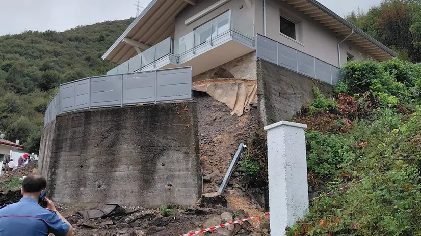Il muro di contenimento crollato ad Anfo