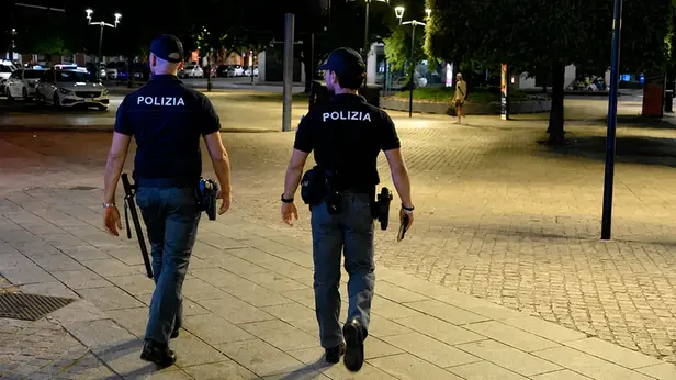 Agenti della Polizia - © www.giornaledibrescia.it