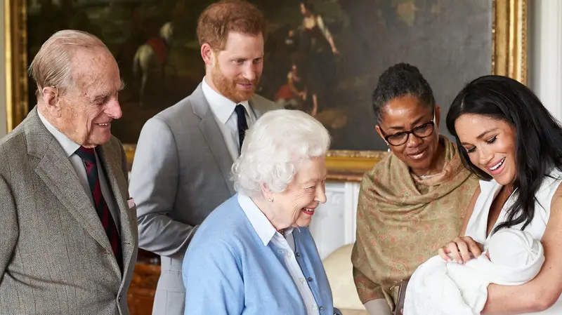 Quando Harry e Meghan presentarono Archie alla regina Elisabetta - Foto Ansa © www.giornaledibrescia.it
