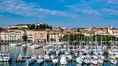 Una veduta del porto di Desenzano