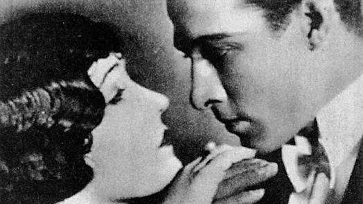Valentino con Gloria Swanson in «L'età d'amare» (1922)
