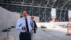 Il presidente della Fidal Stefano Mei nel giugno dello scorso anno in visita all'impianto indoor di Brescia - Foto Newreporter Comincini  © www.giornaledibrescia.it