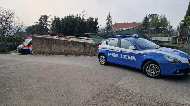 L'intervento di una pattuglia della Volante