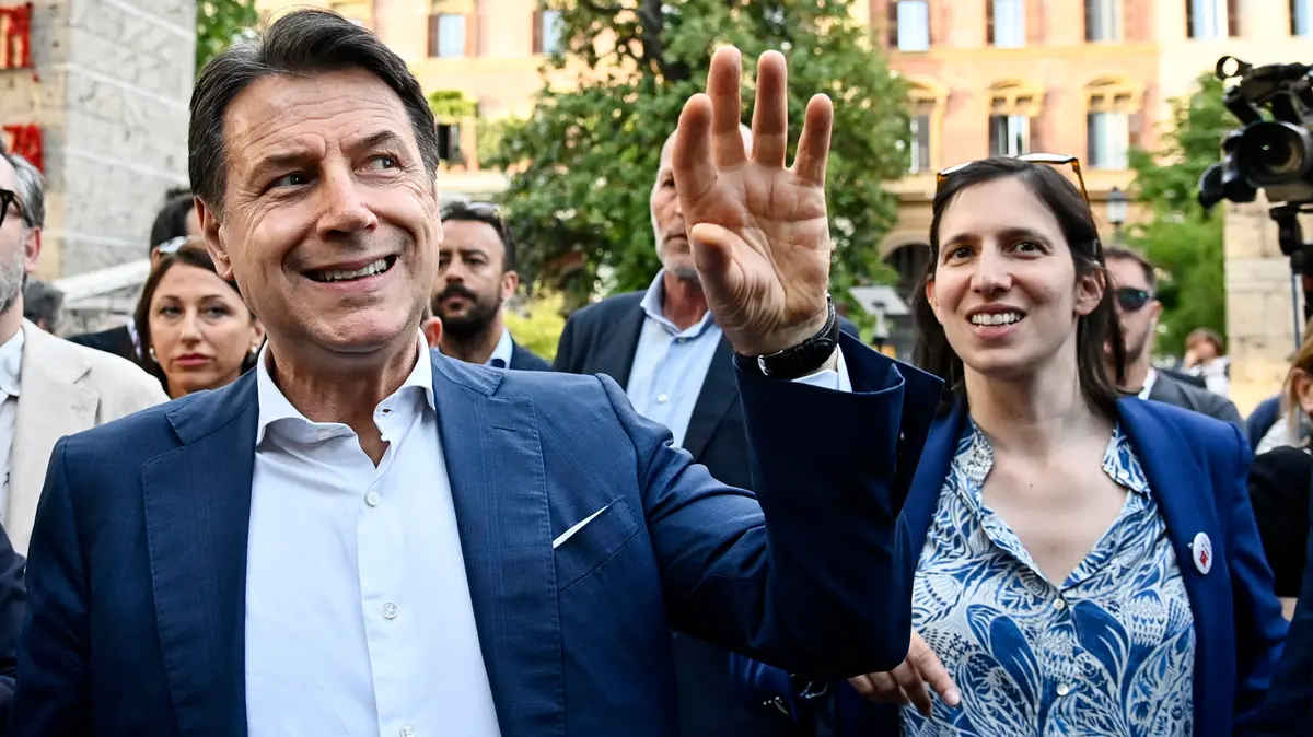 Giuseppe Conte ed Elly Schlein - Foto Ansa © www.giornaledibrescia.it