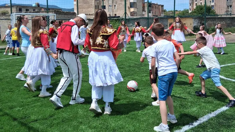Donato un campo da calcio in sintetico