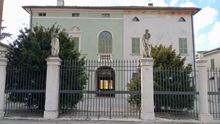 Palazzo Ferrante (Villa Zani) a Seniga