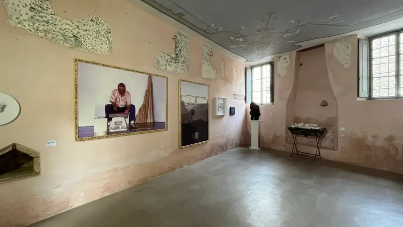 Una delle prime stanze della Fondazione Vittorio Leonesio a Puegnago del Garda
