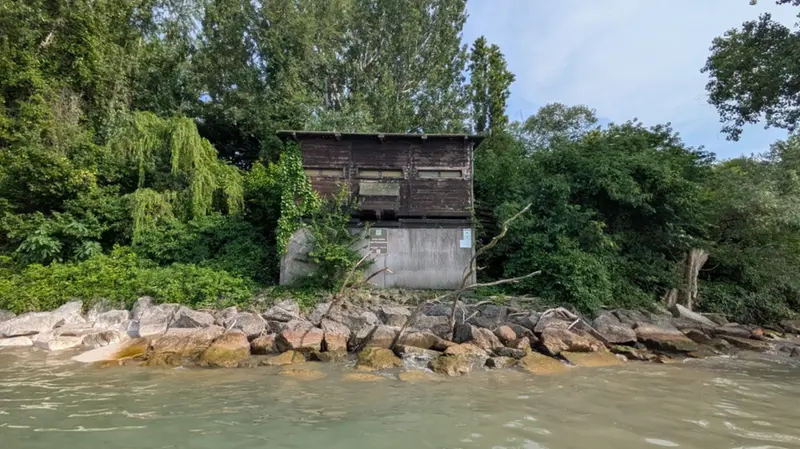 L'attuale capanno sarà demolito per lasciare spazio al nuovo osservatorio