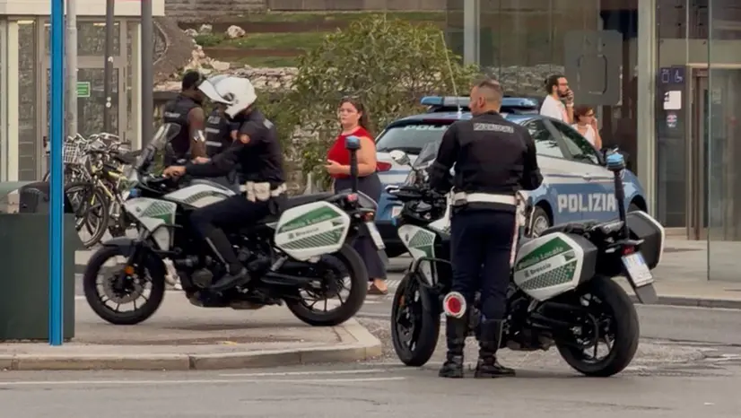 Polizia di Stato e Locale sul luogo dell'incidente - © www.giornaledibrescia.it