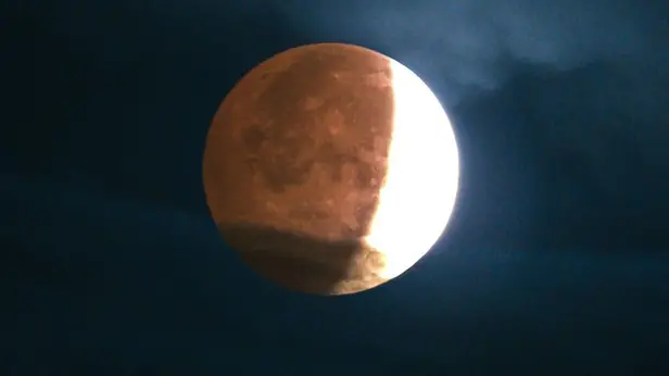 L'eclissi di Luna vista da San Felice del Benaco