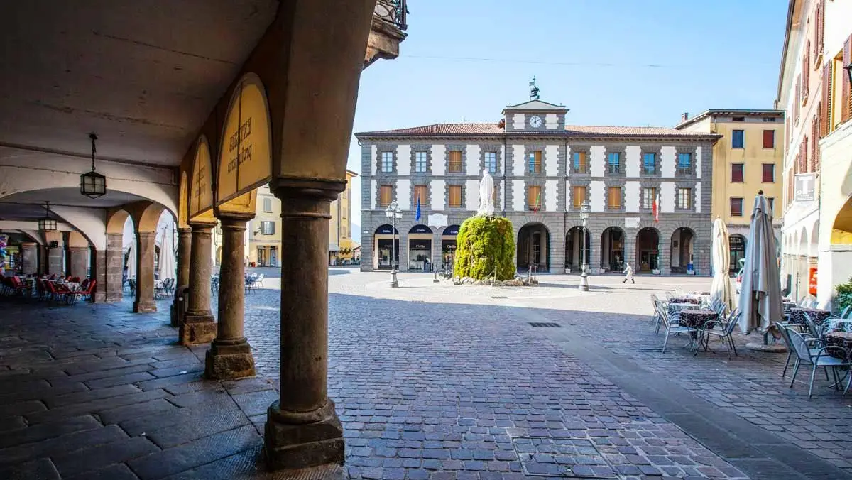 Il Municipio di Iseo - © www.giornaledibrescia.it