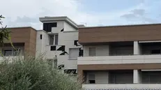 I danni della grandine su un palazzo a Castrezzato
