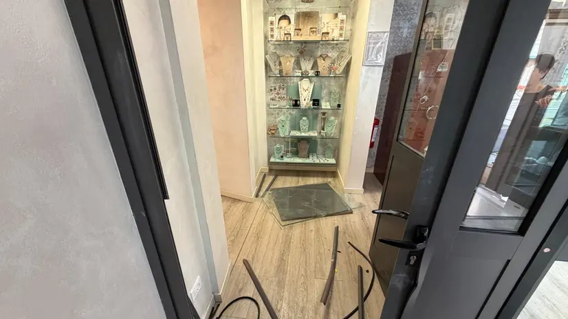 La spaccata al compro oro di corso Martiri