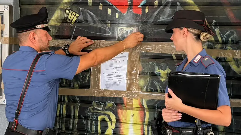 I carabinieri chiudono provvisoriamente un locale