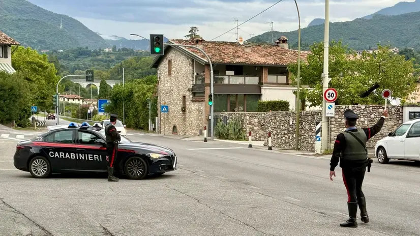 I controlli dei carabinieri sul lago di Garda