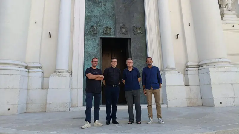 Da sinistra don Stefano Ambrosini, abate Cesare Cancarini, don Italo Uberti e l'architetto Davide Baretto
