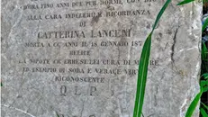 La lapide che restituisce un pezzo di storia dell'Ottocento
