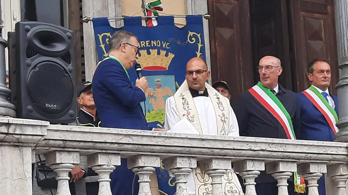 Il parroco don Marco Marella