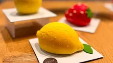 Limone, fragole e mele sembrano veri, ma sono dolci
