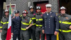 Vigili del fuoco bresciani e americani insieme durante una delle commemorazioni dell'11 settembre