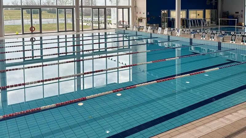 La piscina intercomunale sarà gestita dal vincitore per 22 anni - © www.giornaledibrescia.it
