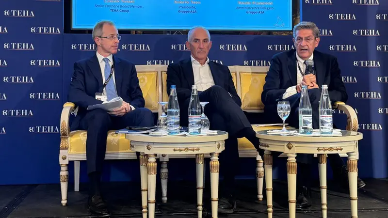 Da sinistra Tavazzi di Teha Group, Mazzoncini e Tasca di A2A