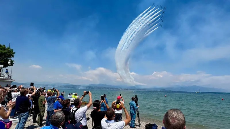 Le Frecce Tricolori sul Garda - © www.giornaledibrescia.it