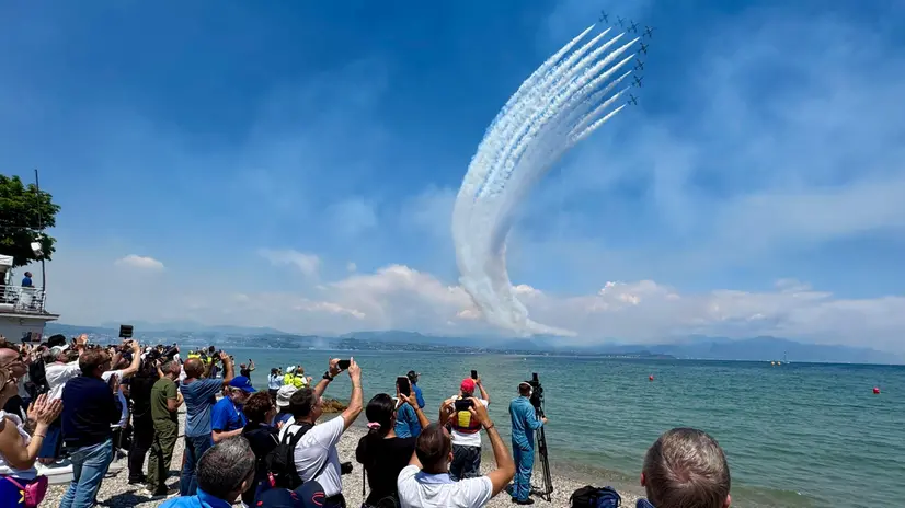 Le Frecce Tricolori sul Garda - © www.giornaledibrescia.it