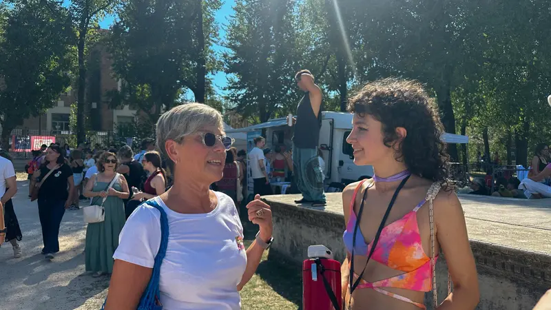 La sindaca Laura Castelletti con Greta Tosoni, presidente del comitato Brescia Pride