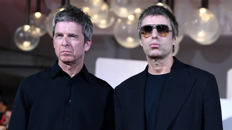 Noel e Liam Gallagher - Foto Ansa/Ettore Ferrari © www.giornaledibrescia.it