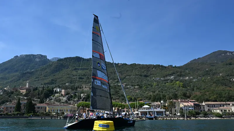 Grifo, seconda classificata, al giro di boa nella prima giornata della Centomiglia del Garda - foto Newreporter Favretto