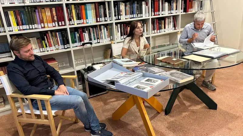 La presentazione del fondo con, da sinistra, Troletti, Varone e Bettinazziri - © www.giornaledibrescia.it