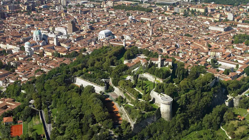 Una panoramica della fortezza di casa -  © www.giornaledibrescia.it