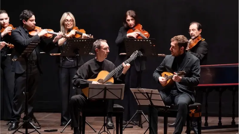 La Ragione (a destra) insegna anche al Conservatorio e si esibisce nei più prestigiosi festival