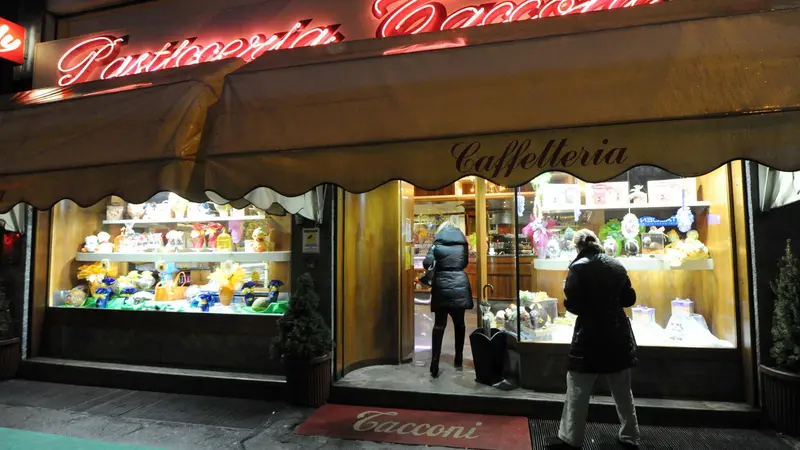L'ingresso della Pasticceria Tacconi - Foto Marco Ortogni/Neg © www.giornaledibrescia.it