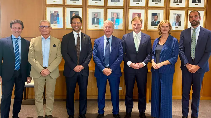 L’incontro in Confindustria: da sinistra Cordua, Massetti, Ramji, Saccone, Hickey, Franceschetti e Calovini
