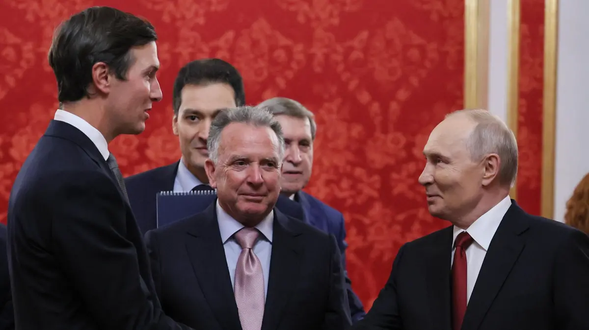 Steve Witkoff e Jared Kushner con il presidente Vladimir Putin - Foto Ansa © www.giornaledibrescia.it