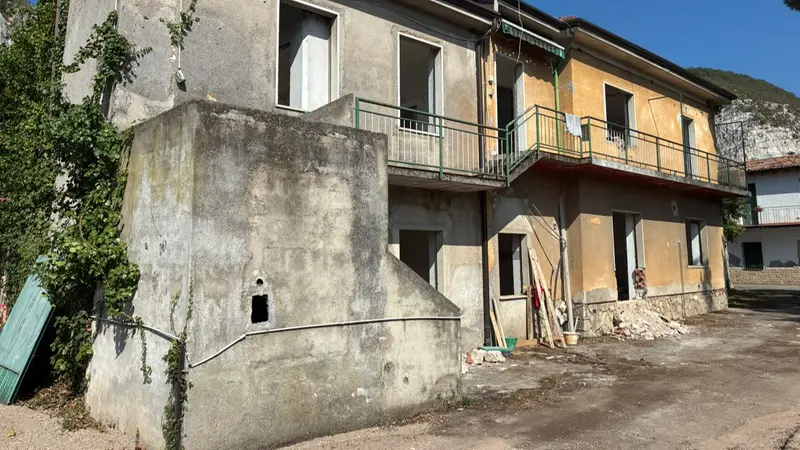 Gli edifici comunali oggetto dell'operazione