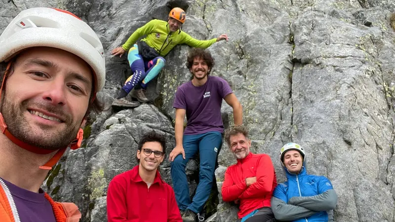 Il gruppo che ha partecipato alla richiodatura