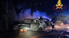 I Vigili del fuoco al lavoro nella notte © www.giornaledibrescia.it