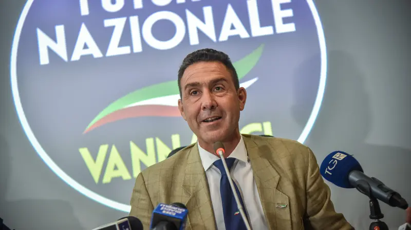 Vannacci durante una conferenza stampa di Futuro Nazionale - Foto Ansa © www.giornaledibrescia.it