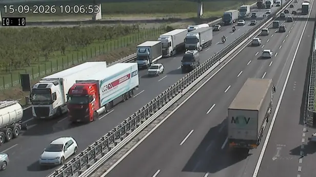 La coda in autostrada A4 dalla webcam