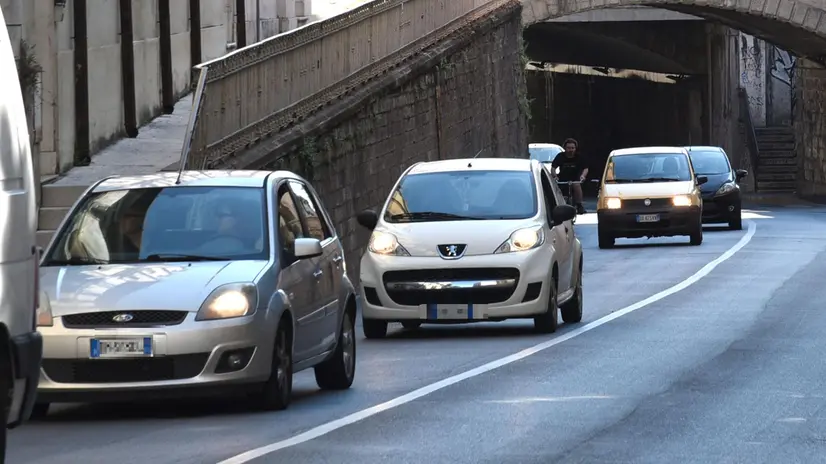 Automobili in via Corsica, immagine d'archivio - Foto Comune di Brescia/Christian Penocchio