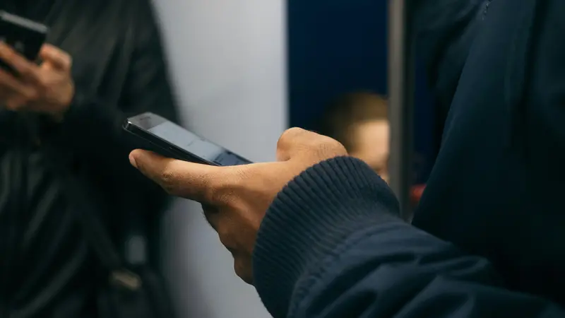 Il Kids Act punta a vietare l'uso dei social agli under 13