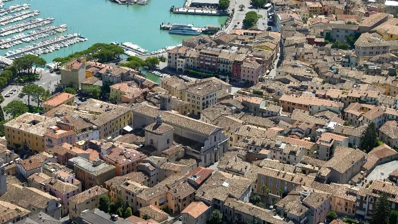 Desenzano del Garda dall'alto - © www.giornaledibrescia.it