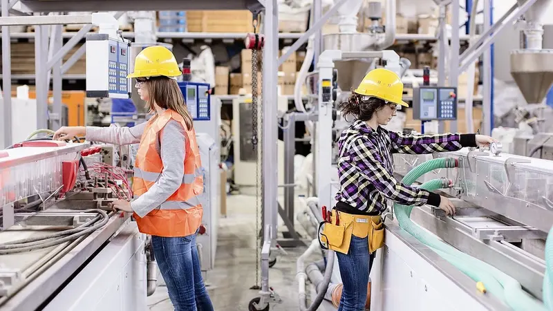 Peggio degli uomini e anche delle lavoratrici lombarde