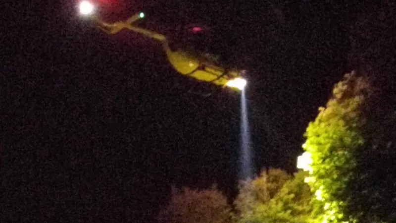 L'elisoccorso sorvola la zona in cui è avvenuto l'incidente
