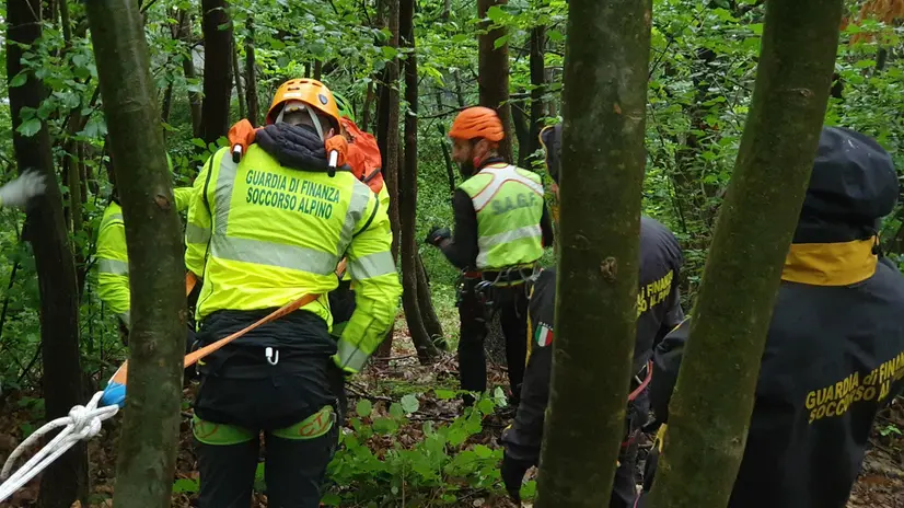 Tecnici del Soccorso Alpino Guardia di Finanza durante le ricerche